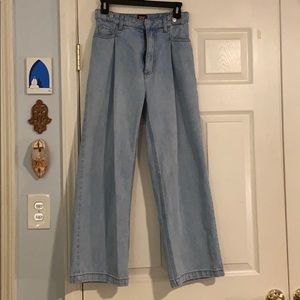 Light Wash Cropped Wide Leg Jeans